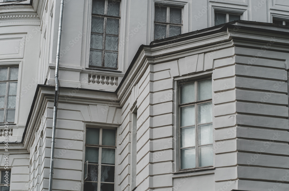 Obraz premium Close up of big windows of manor. Texture of windows of historic white Palace.