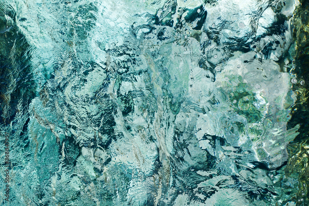fondo marino azul con rocas 