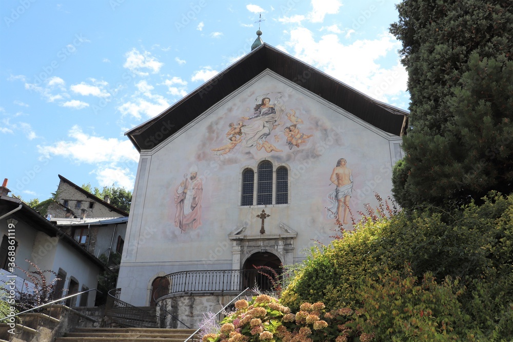 L'église Saint Grat à Conflans vue de l'extérieur, cité médiévale d'Albertville, ville d'Albertville, département Savoie, France