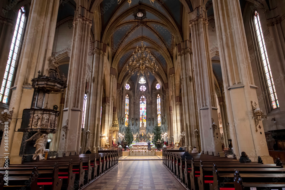 Fototapeta premium Zagreb / Croatia - December 31 / 2020: Internal view of the cathedral of Zagreb