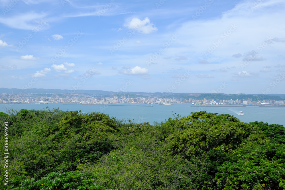 桜島自然恐竜公園から見た鹿児島市街地の風景