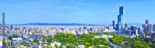 新緑の大阪府阿倍野区天王寺の景色（パノラマ）
