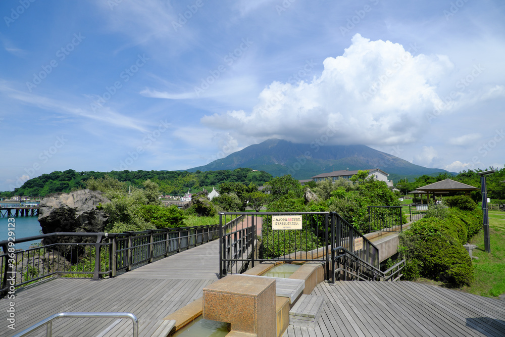 桜島の恵みが含まれる温泉の足湯