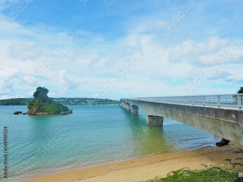 Wallpaper Mural Kouri Bridge in okinawa, JAPAN Torontodigital.ca