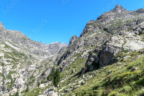 Paysage de montagne dans le Mercantour dans les Alpes Mountain landscape in Mercantour park in French Alps