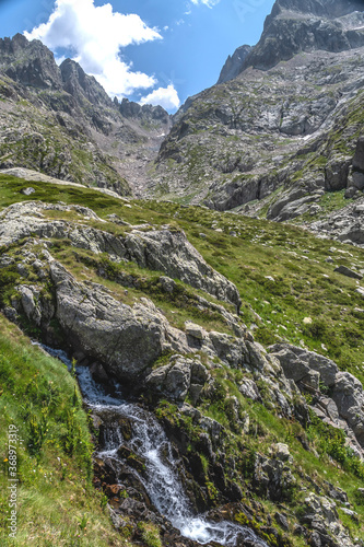 Paysage de montagne dans le parc du Mercantour dans le Sud des Alpes Mountain landscape in Alps