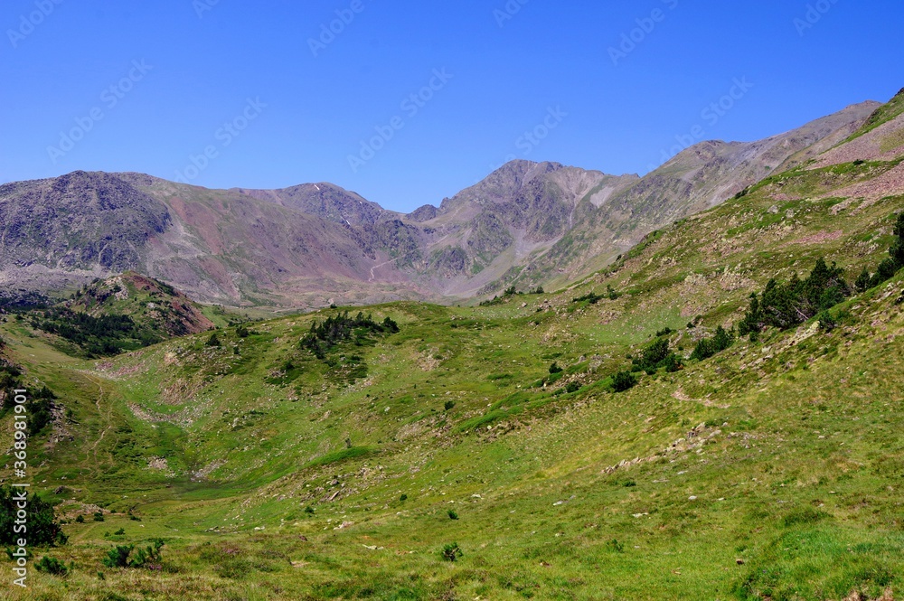 Massif du Carlit dans les Pyrénées Orientales pour escalade et randonnée