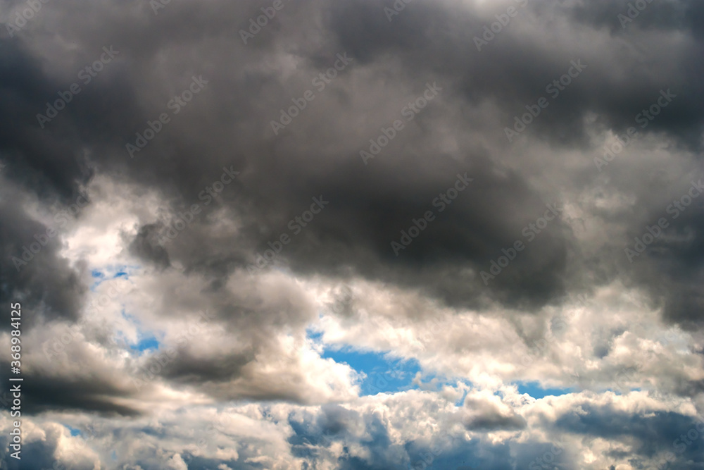 Obraz premium Blue sky background with a tiny clouds 