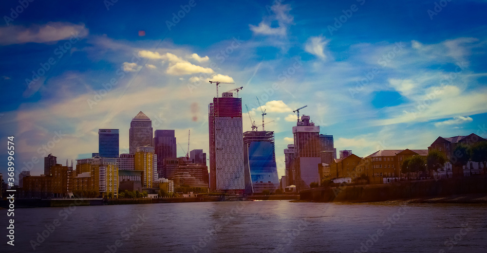 Fototapeta premium London Skyline from Thames on Sunny Day