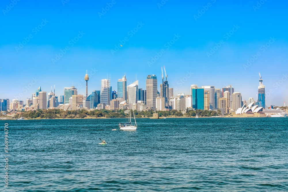 Skyline von Sydney mit  Port Jackson und dem Opernhaus 