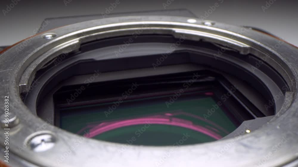 Motorized moving shot of the image sensor inside a mirrorless digital camera Motorized moving shot of the image sensor inside a mirrorless digital camera