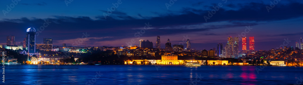 Fototapeta premium Skyscrapers of Istanbul at night