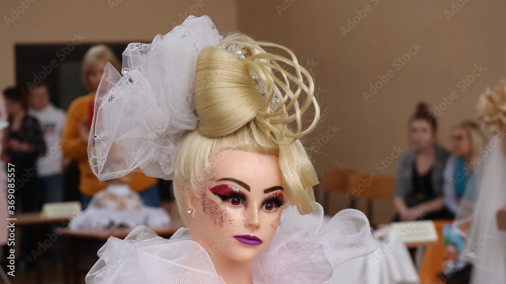 Fototapeta premium Damska fryzura ślubna