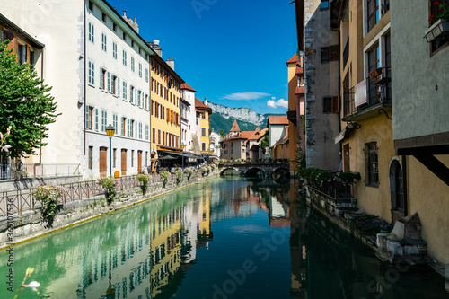 Fototapeta Naklejka Na Ścianę i Meble -  Urban landscape river,buildings and architecture of Annecy old town.Annecy is a large French city in the department Haute-Savoie on the river le Thiou and lake Annecy.