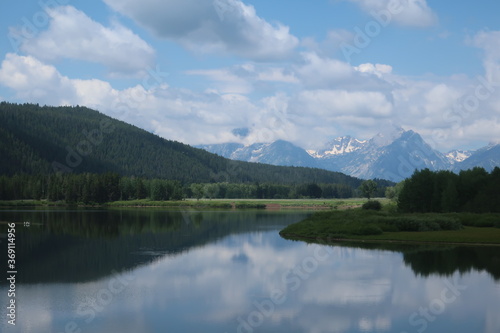 Fototapeta Naklejka Na Ścianę i Meble -  Reflective lake water in Wyoming