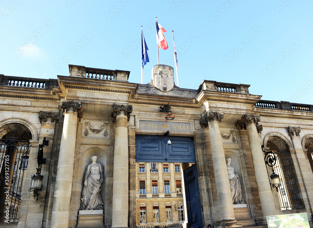 Palais Rohan, l'Hôtel de Ville sur la Place de Pey Berland à Bordeaux, Gironde France