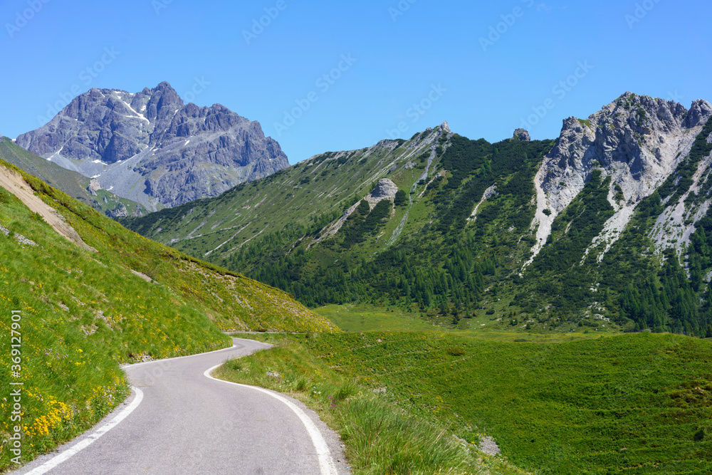 Mountain landscape along the road to Crocedomini pass