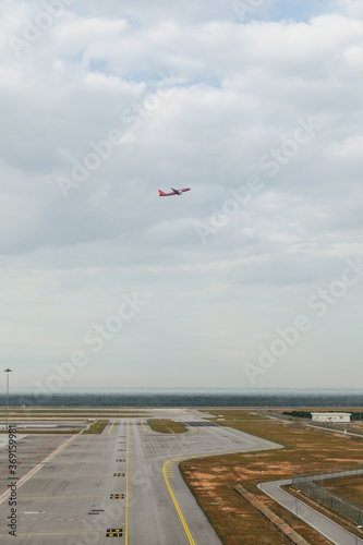 The plane fliing photo