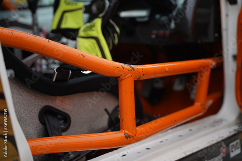 Race car's roll cage design