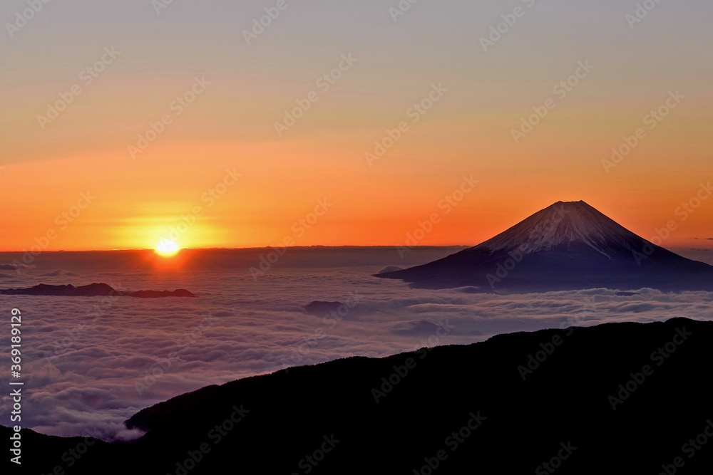 冬の北岳登山「砂払から望む富士山」