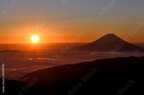冬の北岳登山「砂払から望む富士山」