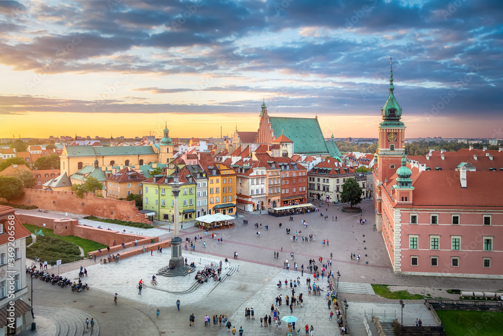 Obraz premium Warsaw, Poland. HDR image of Plac Zamkowy square on sunset
