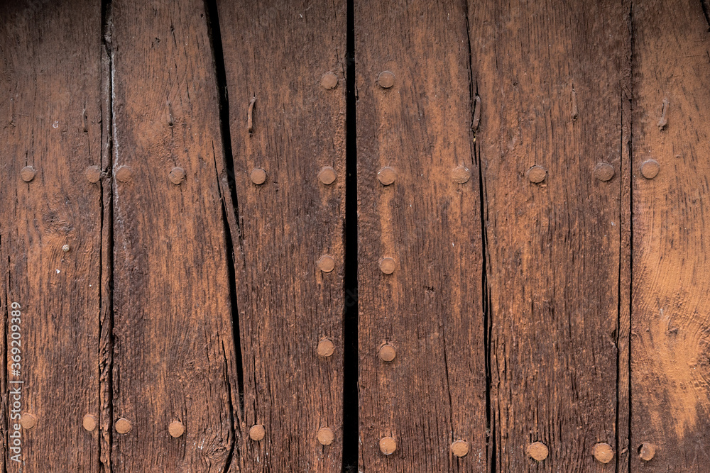 Fototapeta premium Puerta antigua con textura estropeada y metal oxidado