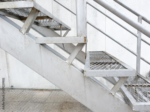 Obraz na płótnie
Staircase old color steel w salonie