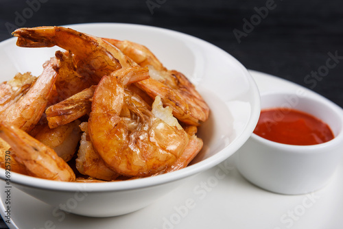 Fried shrimps with tomato s...