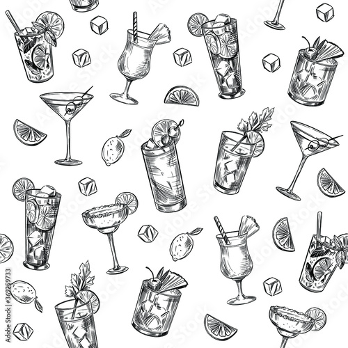 Seamless pattern. Alcohol cocktails. Background. Martini, mojito, pina colada, margarita. Vector outline.