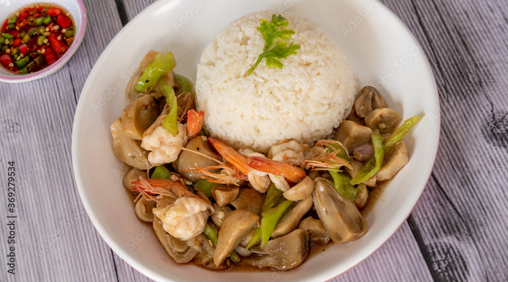 Thai Mixed Food Selections and Drinks Thai Mixed Food Selections and Drinks