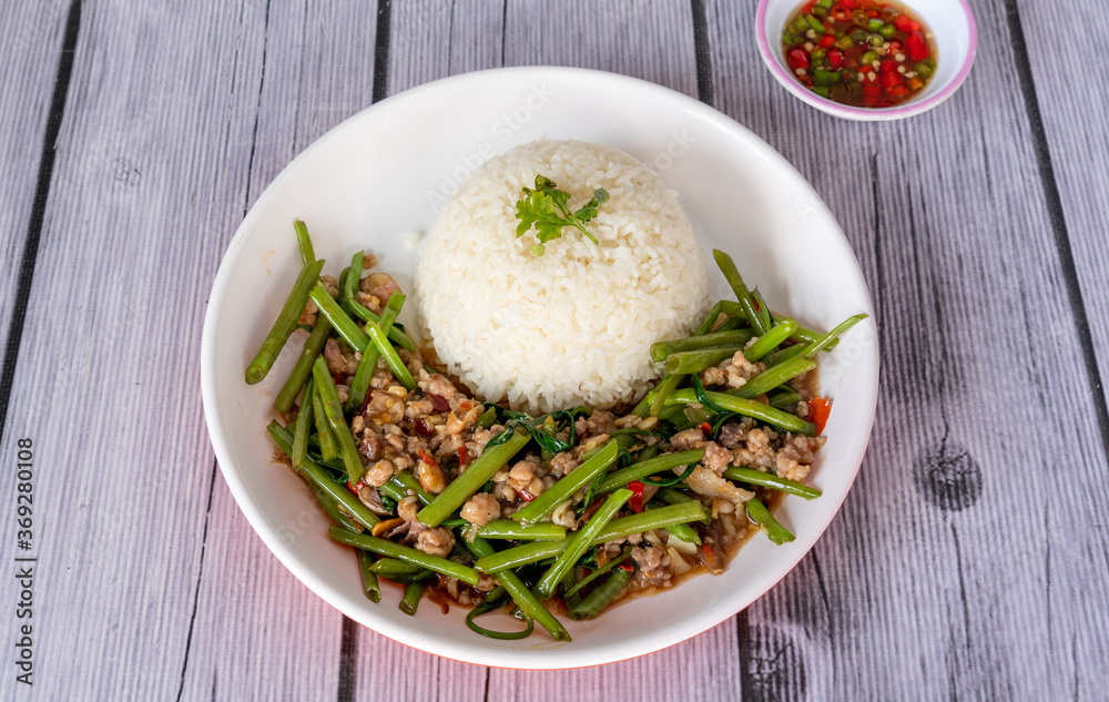 Thai Mixed Food Selections and Drinks 