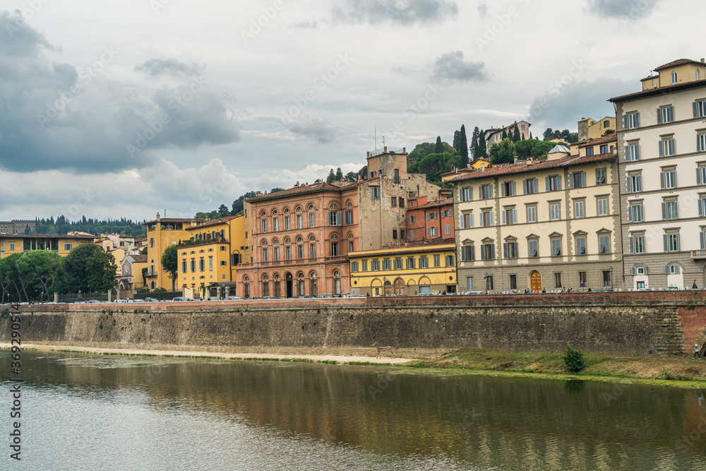 Fototapeta premium Cityscape view of old town Florence by Arno river, Florence, Italy.