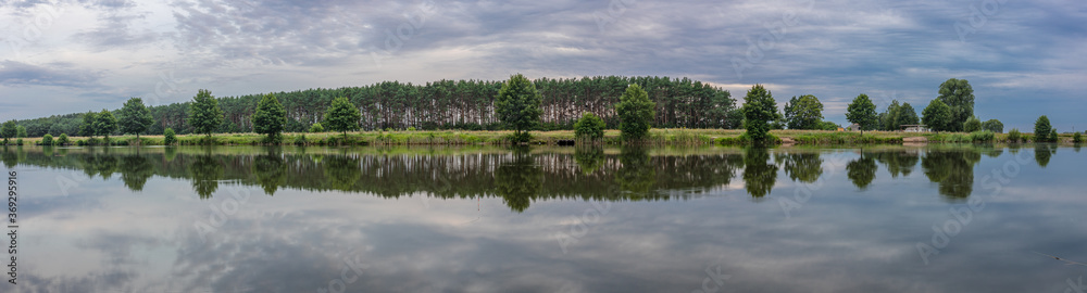 Jezioro koło Bydgoszczy.