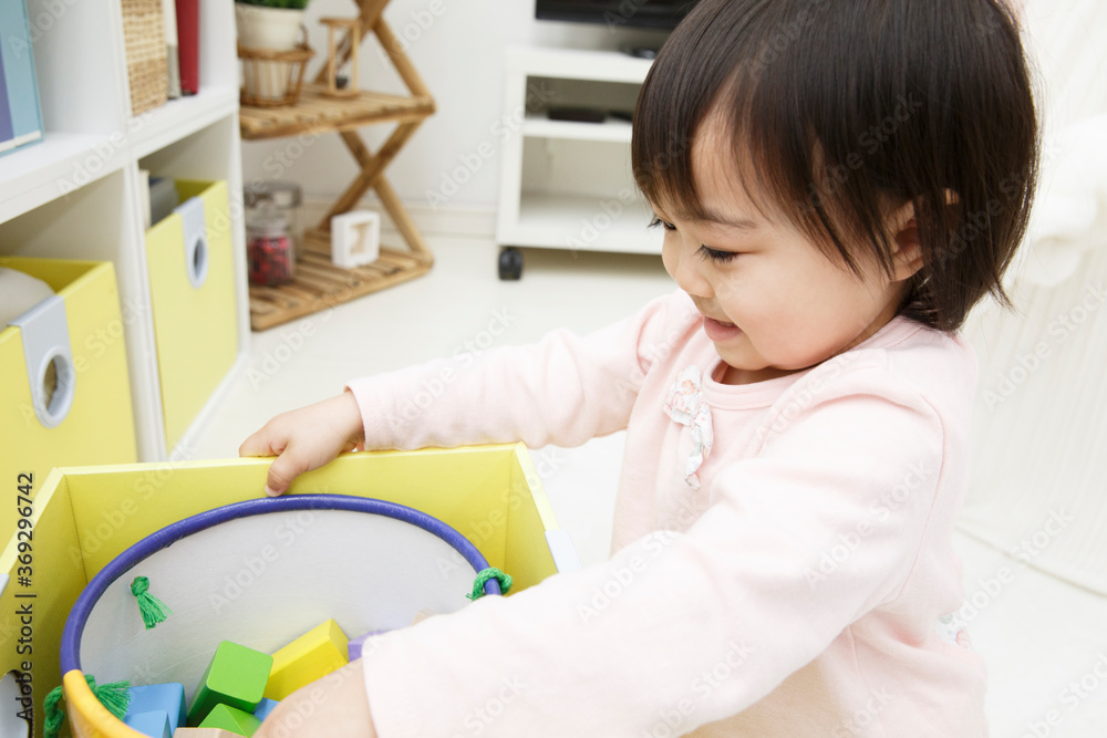 遊ぶ幼児 遊ぶ幼児