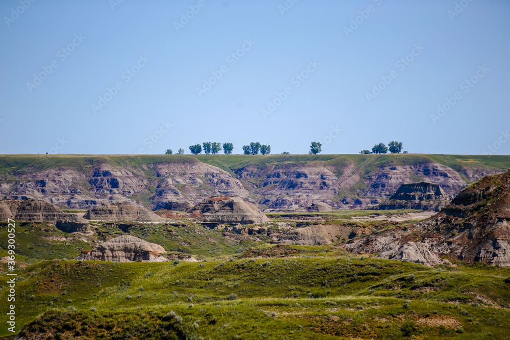 Obraz premium Geological formations and landscapes in the Alberta Badlands
