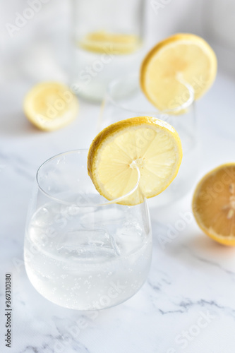 Iced lemonade with fresh lemon