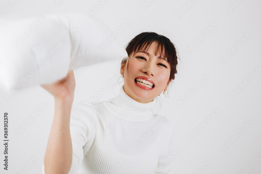 怒る女性 怒る女性