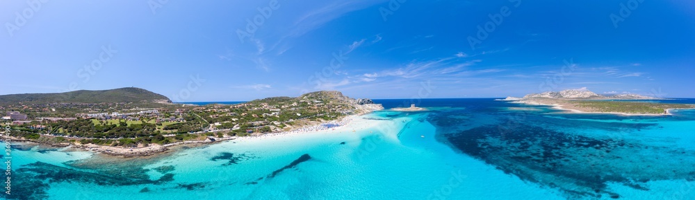 Herrliches Panorama von La Pelosa Beach in Sardininen