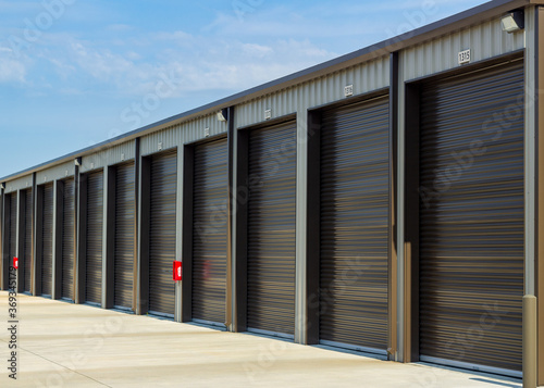Mini storage warehouses in Conroe, TX
