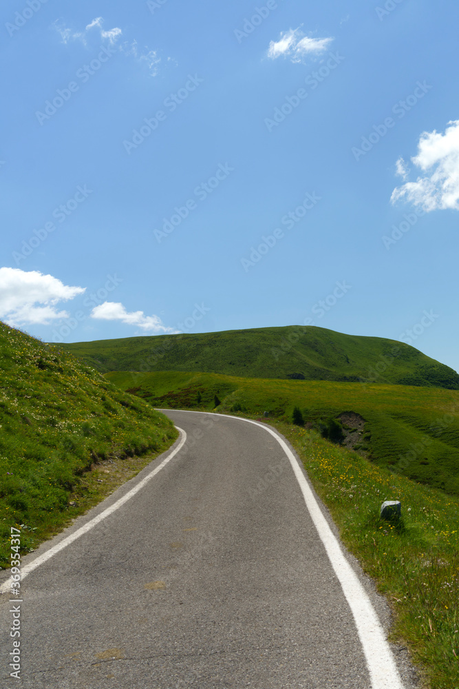 Mountain landscape along the road to Crocedomini pass