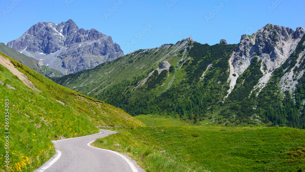 Naklejka premium Mountain landscape along the road to Crocedomini pass