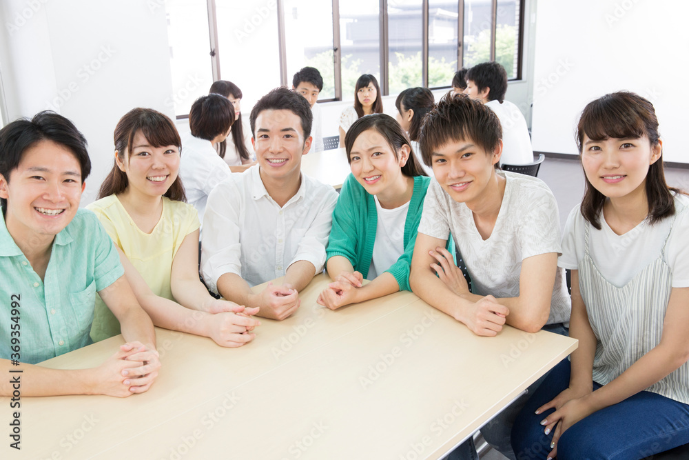 笑顔の男女 笑顔の男女