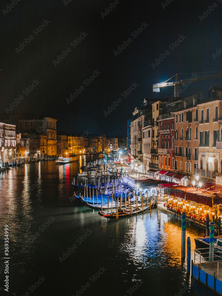 Fototapeta premium night view of grand canal in venice