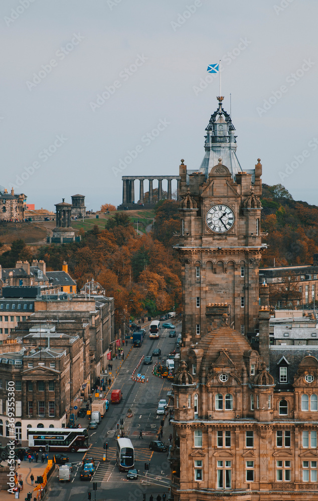 Fototapeta premium view of the city of the city of Edinburgh