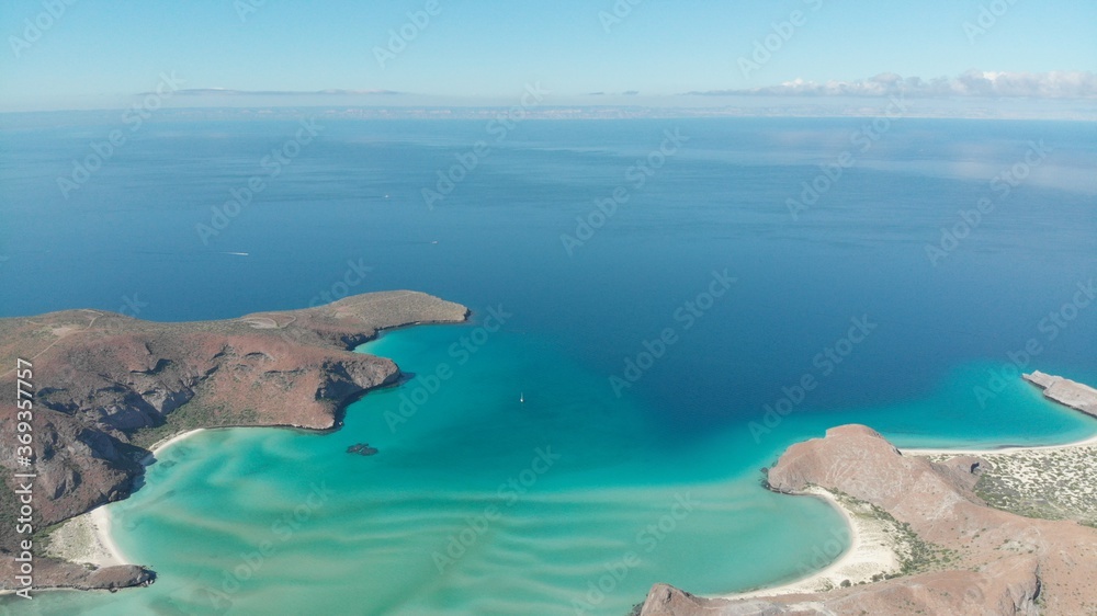 Naklejka premium Imagen de dron de la Bahía de Balandra en Baja California Sur