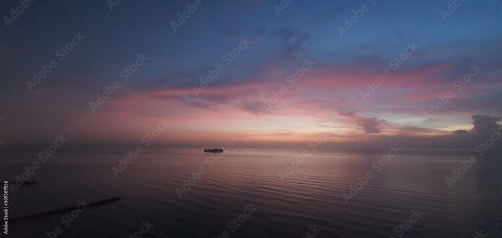 Obraz premium sunset over the sea