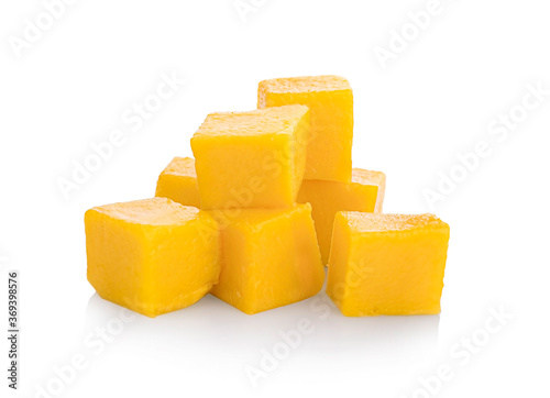 Obraz na płótnie mango cube isolated on white background w salonie