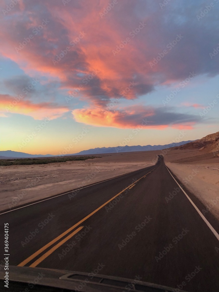 Fototapeta premium Desert highway