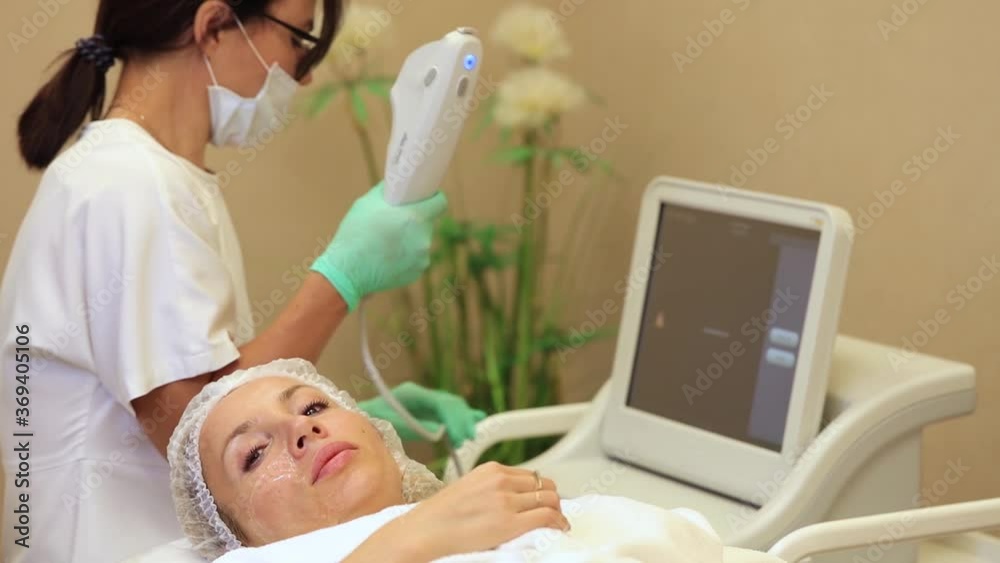 Lifting by ultrasound using a special cosmetology device. Smoothing ...
